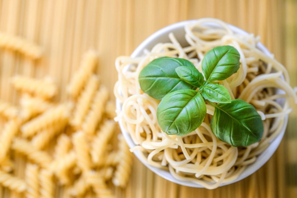 combien de grammes de pâtes par personne